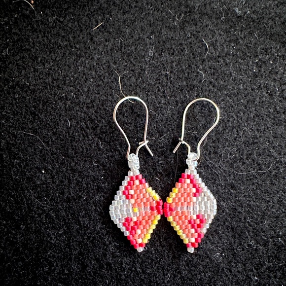 Handmade Indigenous Beaded Earrings 🦋 - Picture 3 of 5